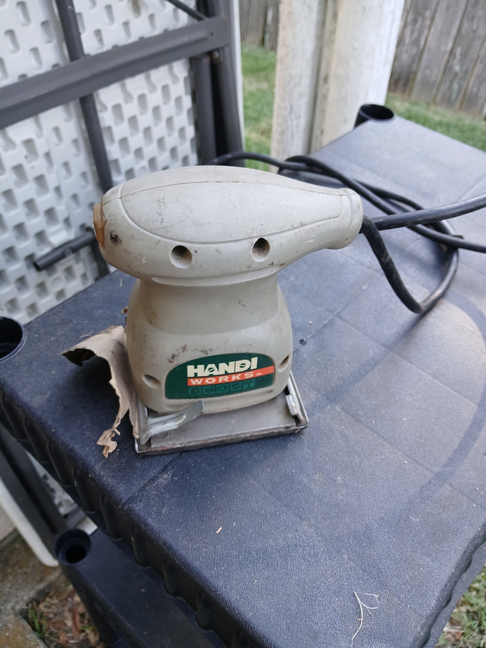 Handi Works Electric Palm Sander in Beige